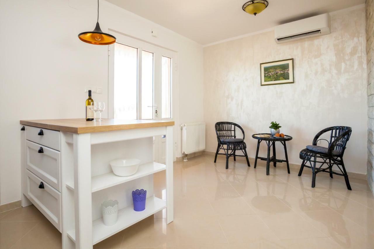 Holiday Apartment Ivica Milohnici Ngoại thất bức ảnh
