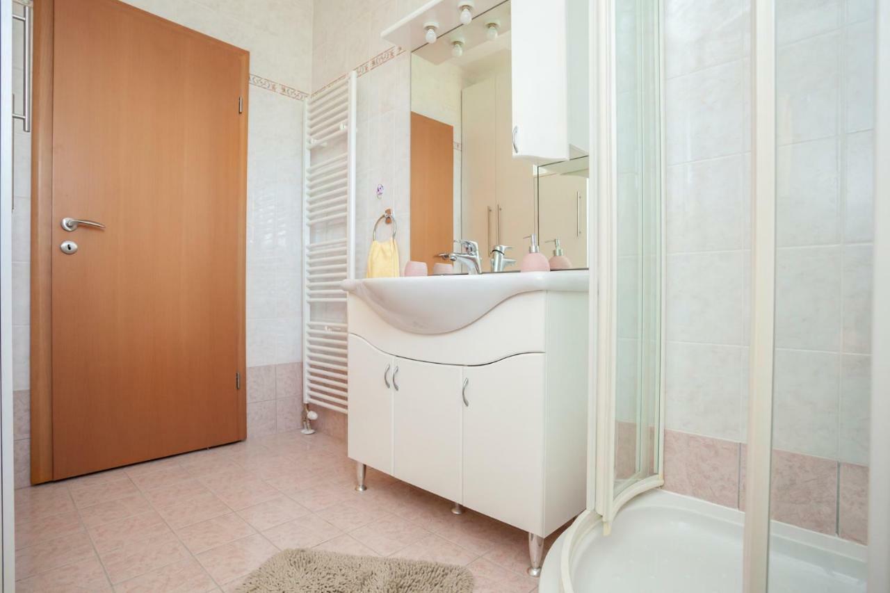 Holiday Apartment Ivica Milohnici Ngoại thất bức ảnh