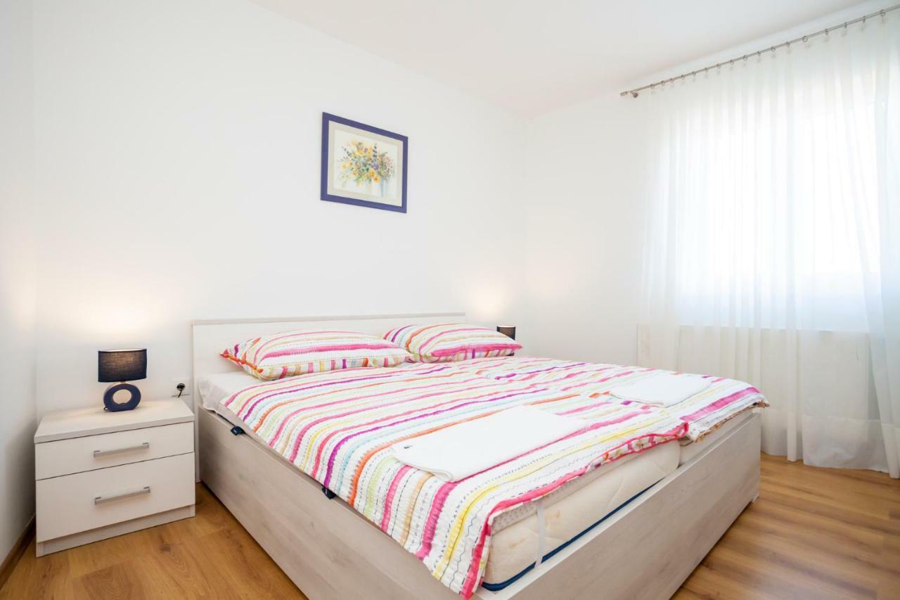 Holiday Apartment Ivica Milohnici Ngoại thất bức ảnh