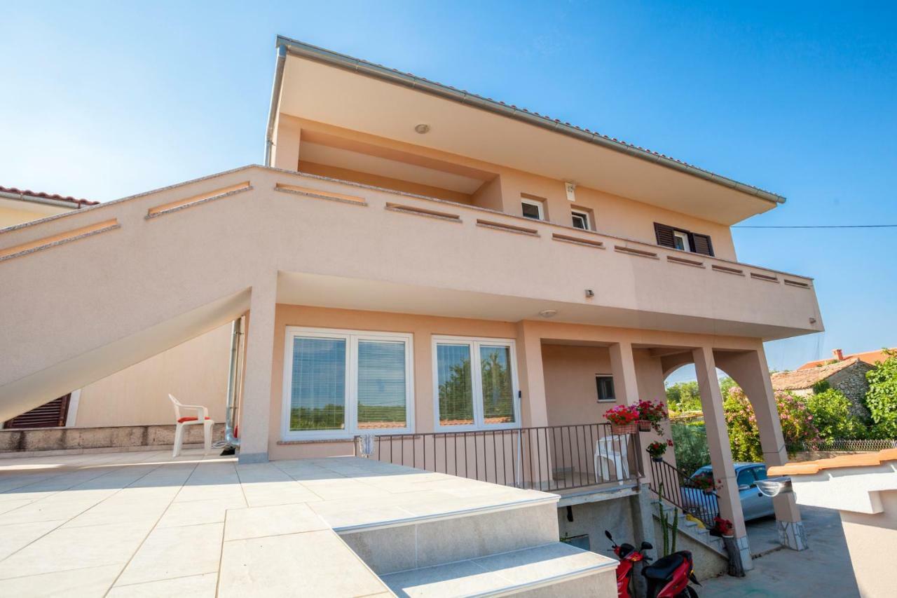 Holiday Apartment Ivica Milohnici Ngoại thất bức ảnh